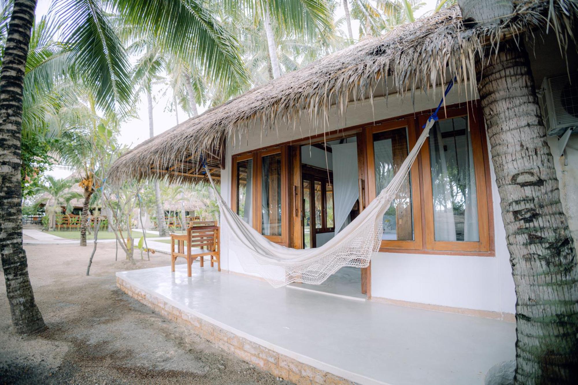 Island View Bar & Bungalow กิลิไอร์ ภายนอก รูปภาพ